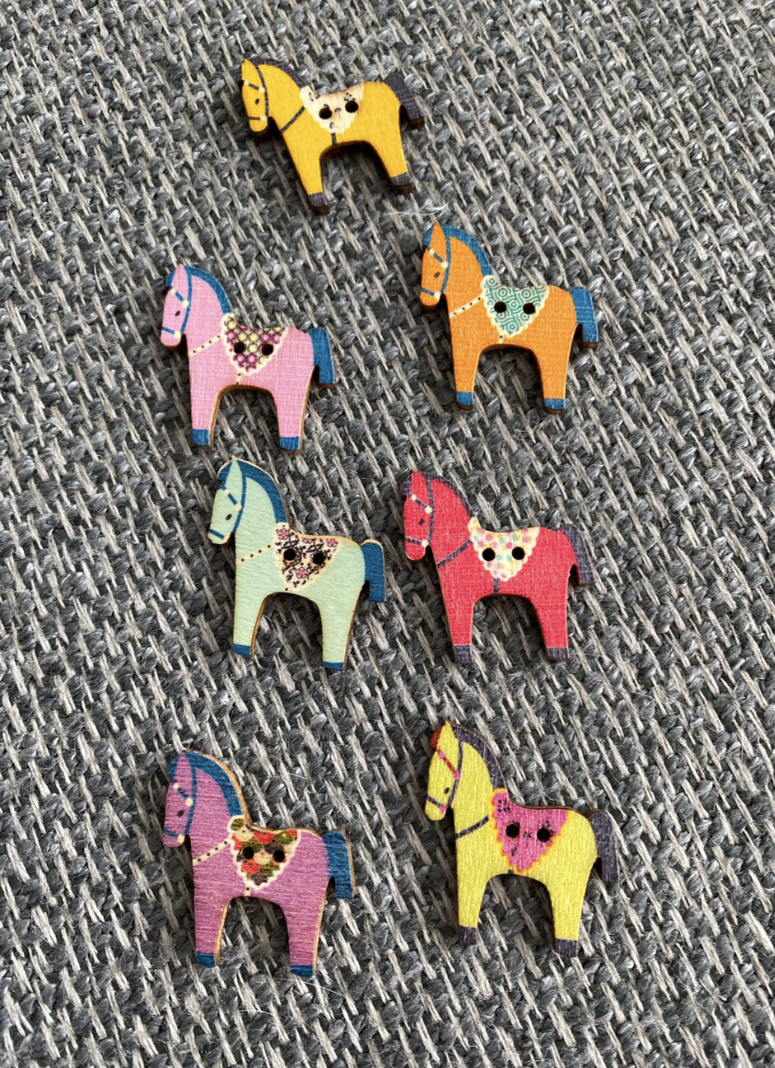 Wooden Horse Buttons (7pcs)