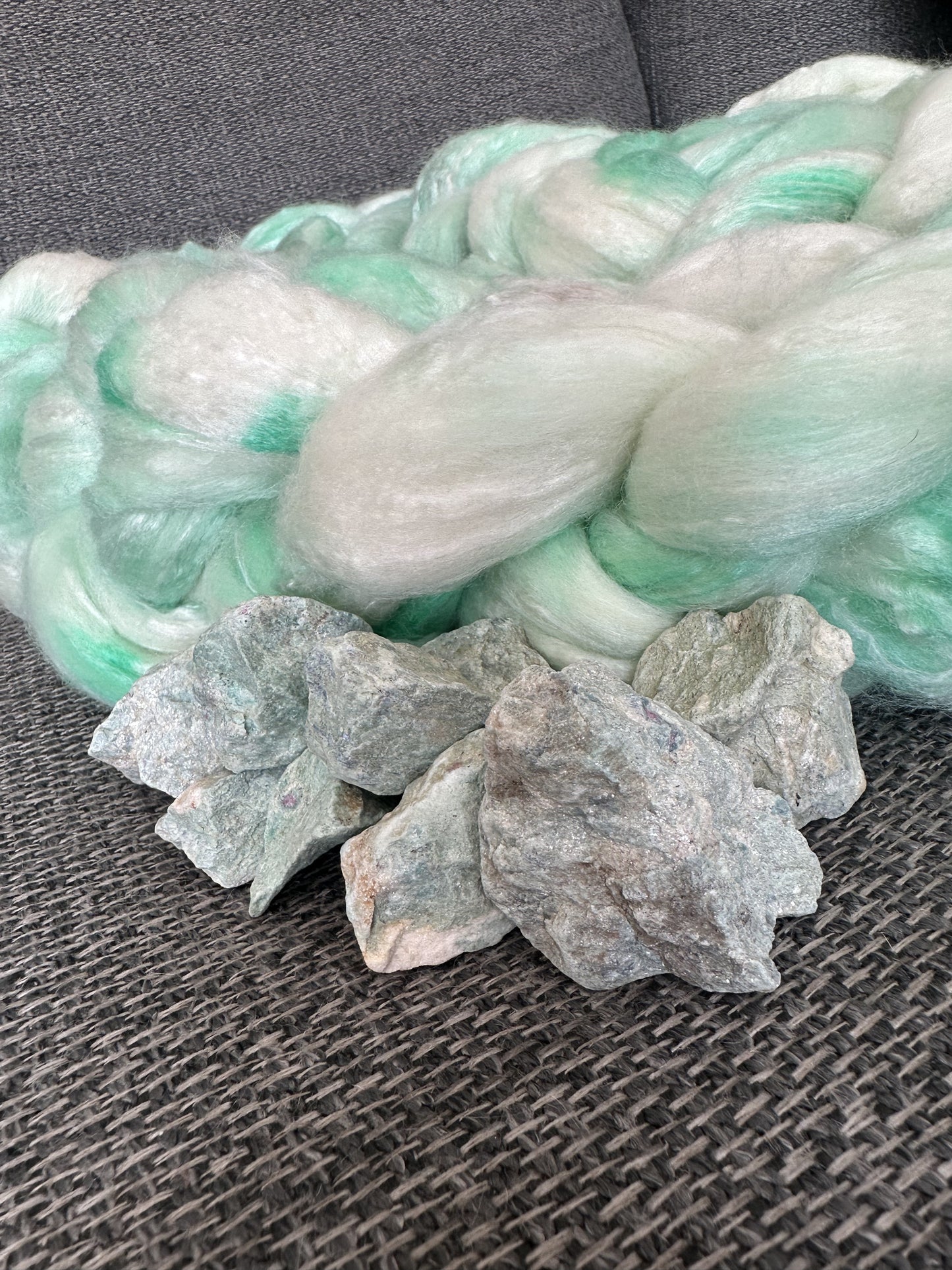 Roving - Fuchsite