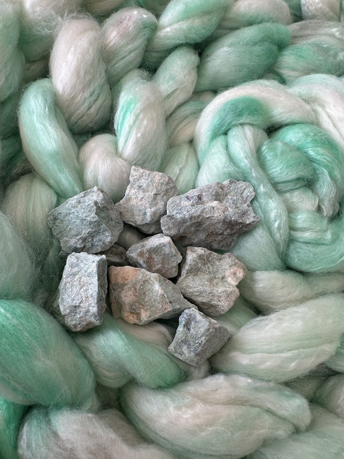 Roving - Fuchsite