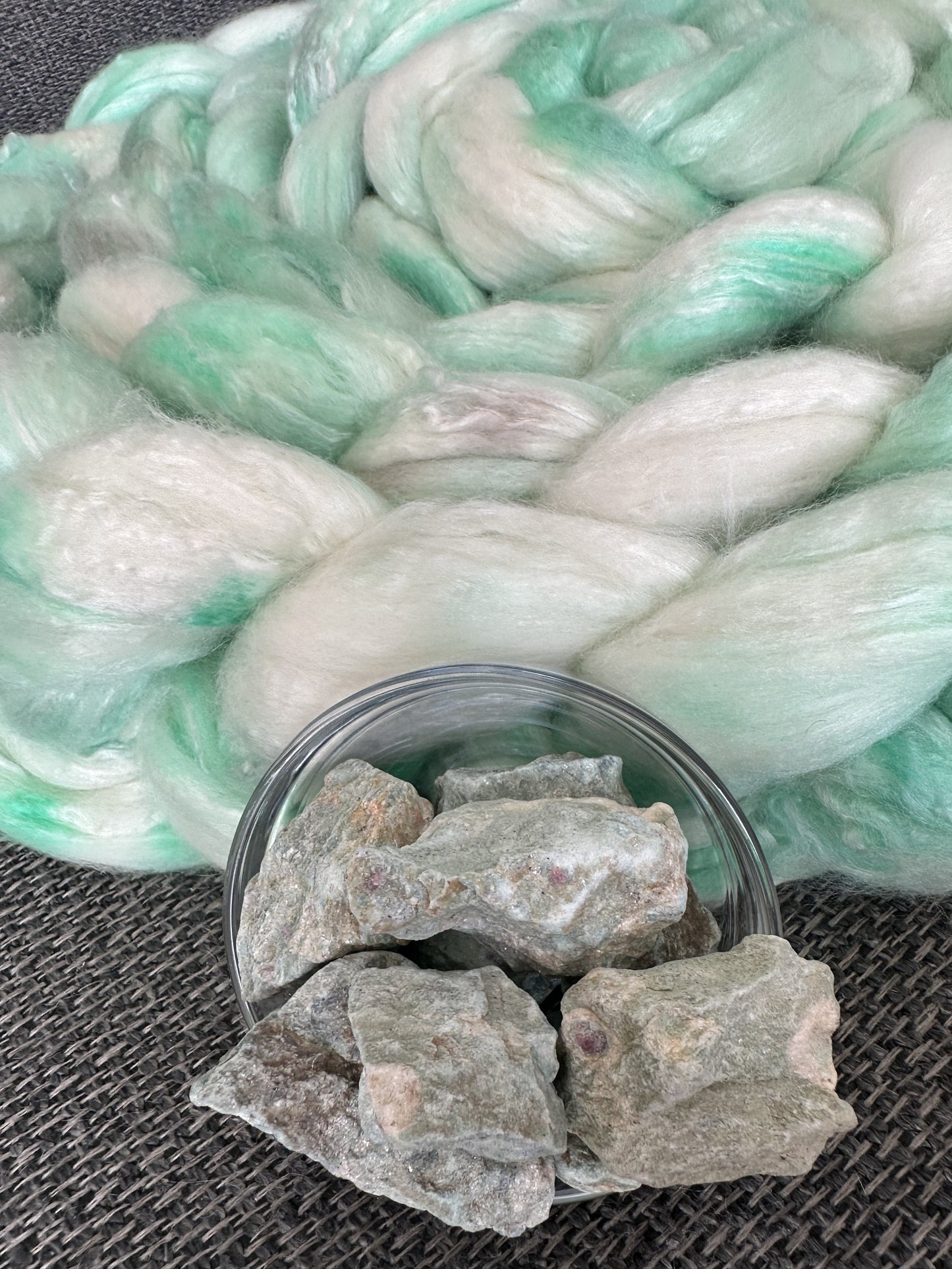 Roving - Fuchsite