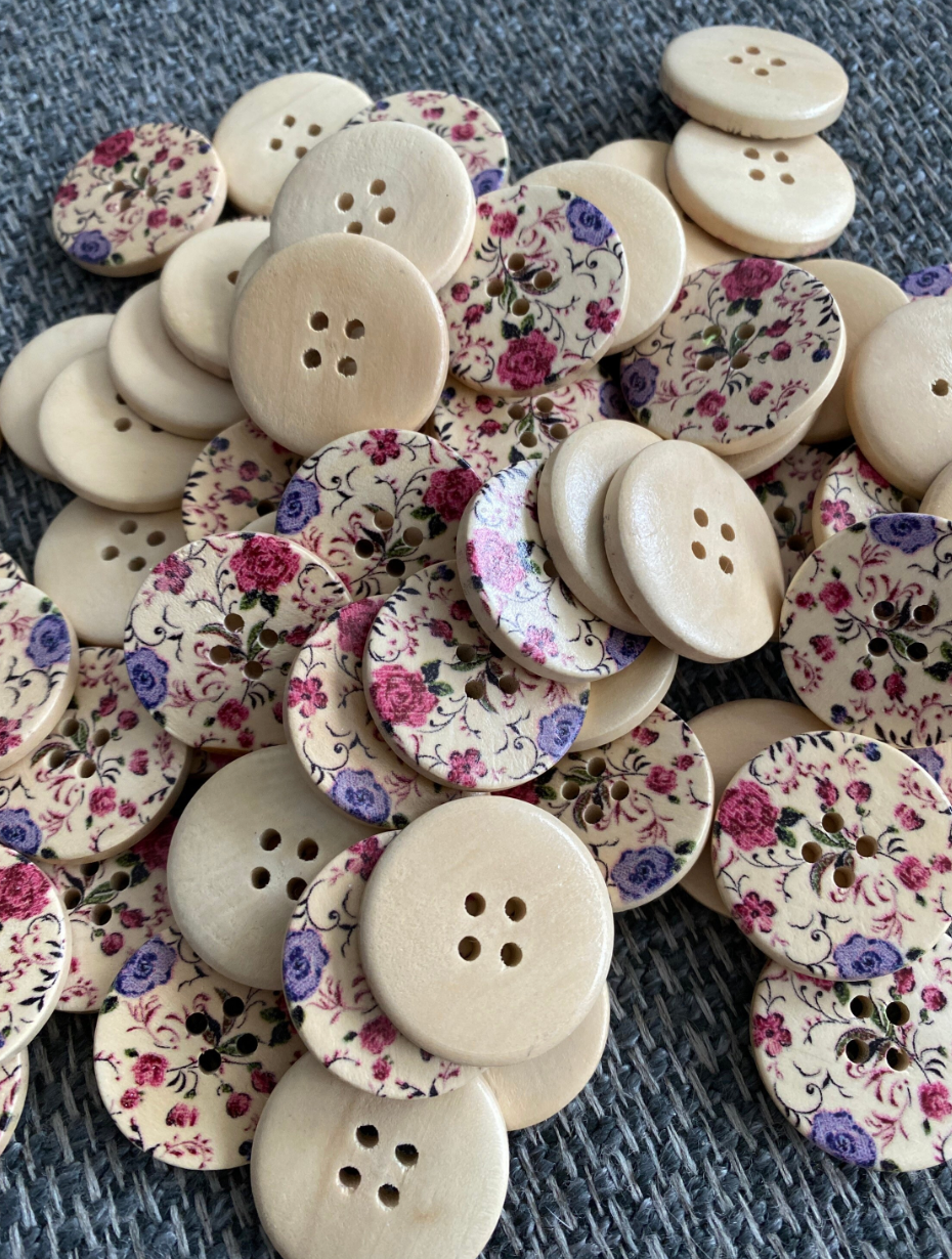 Wooden Floral Buttons (10pcs)