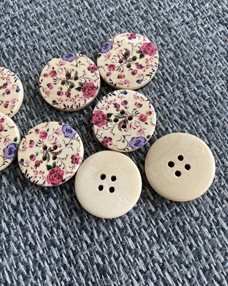 Wooden Floral Buttons (10pcs)