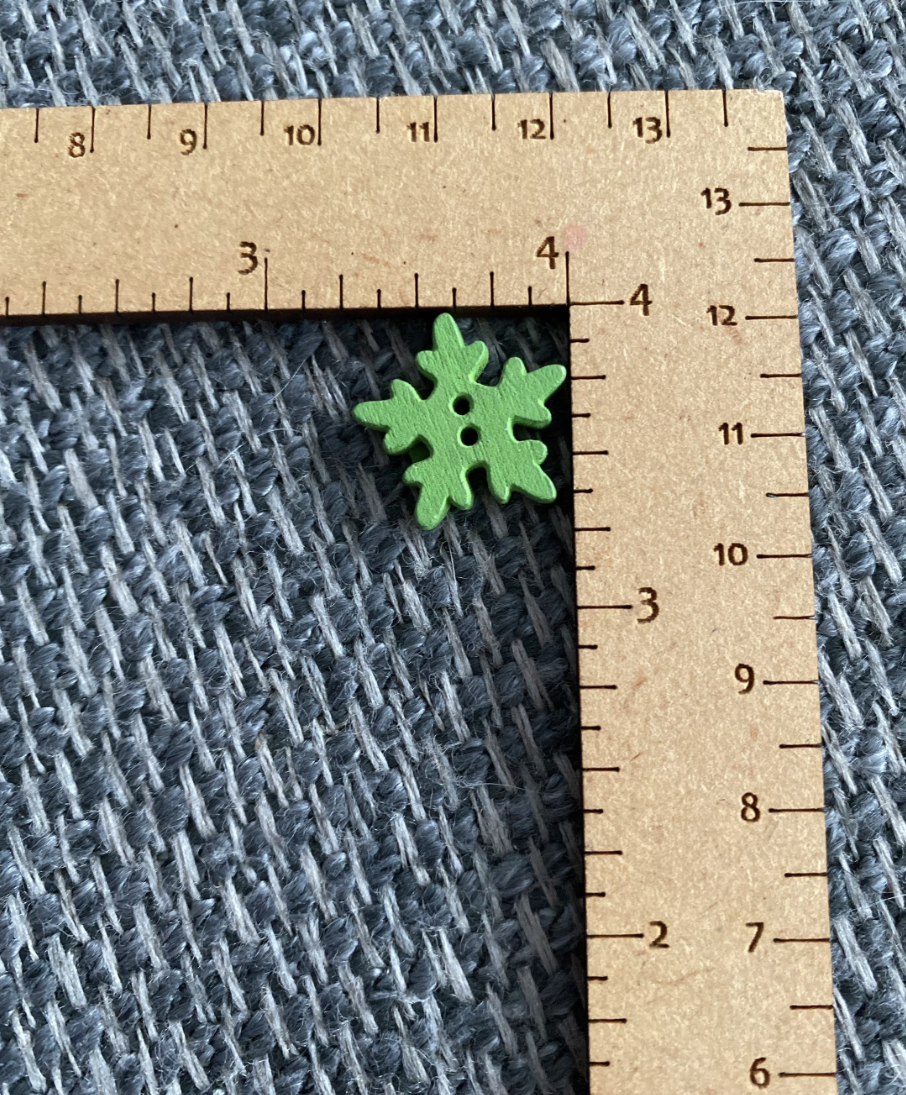 Wooden Snowflake Buttons (7pcs)